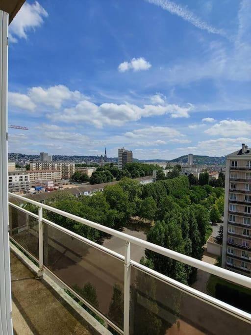 Spacieux F4 Avec Vue Panoramique Et 2 Places De Parking Rouen Exterior foto